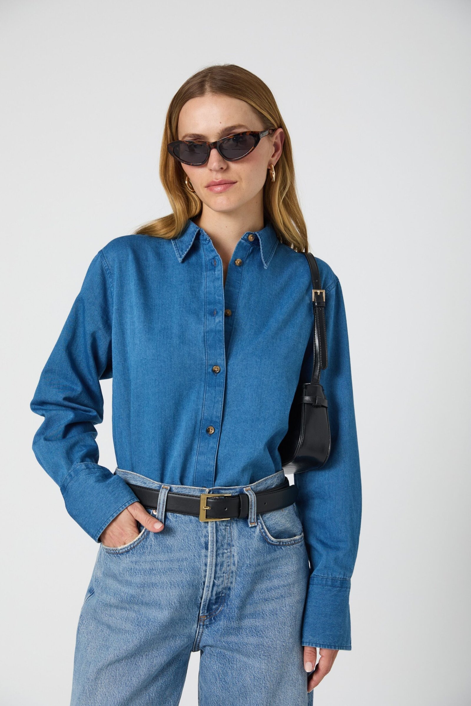 2024_7_FrenchConnection_Ecom_2987-scaled-1.jpg Zaves Chambray Shirt - Image 1